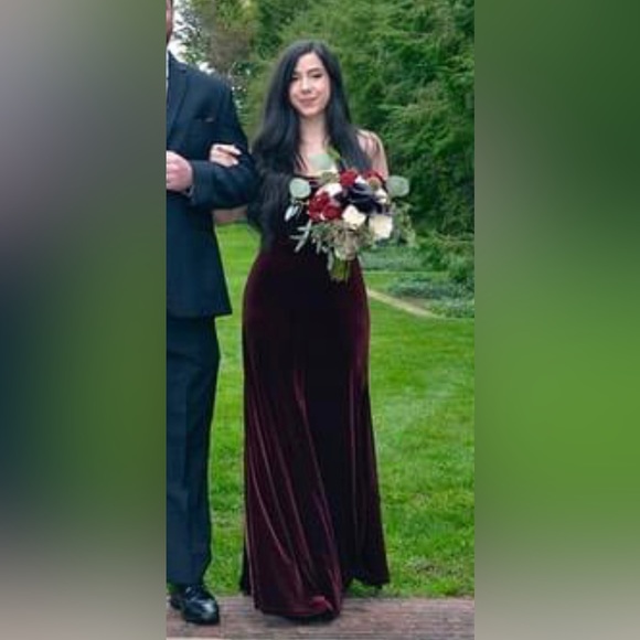 REVELRY LONDON - BURGUNDY VELVET
SIZE 4 (PETITE) Bridesmaid Dress - Picture 8 of 12